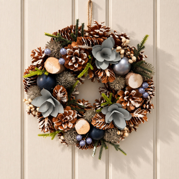 Iced Berry Wreath
